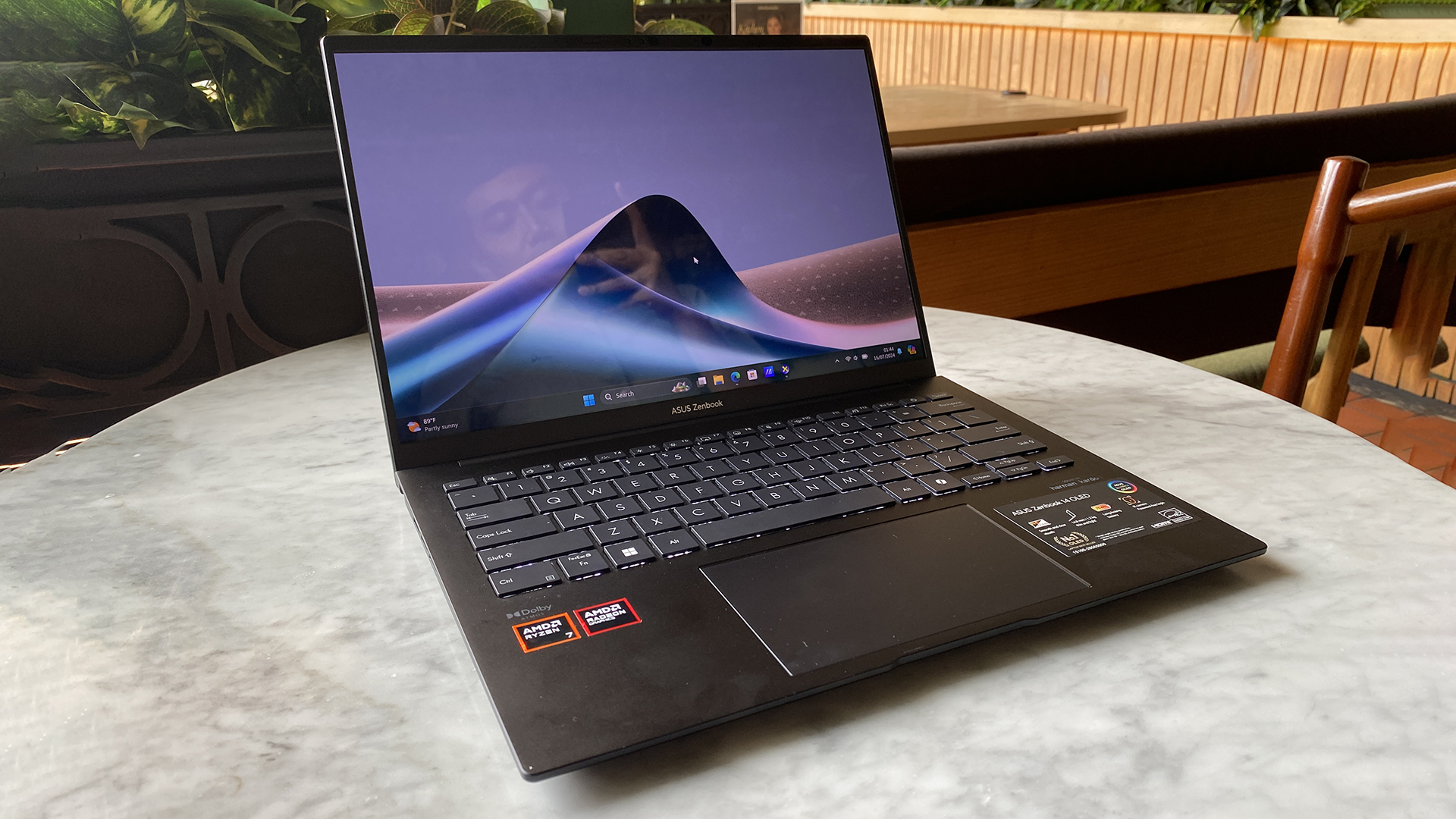 Laptop AI Berbasis AMD, ASUS Zenbook 14 OLED Dijual 16 Jutaan!