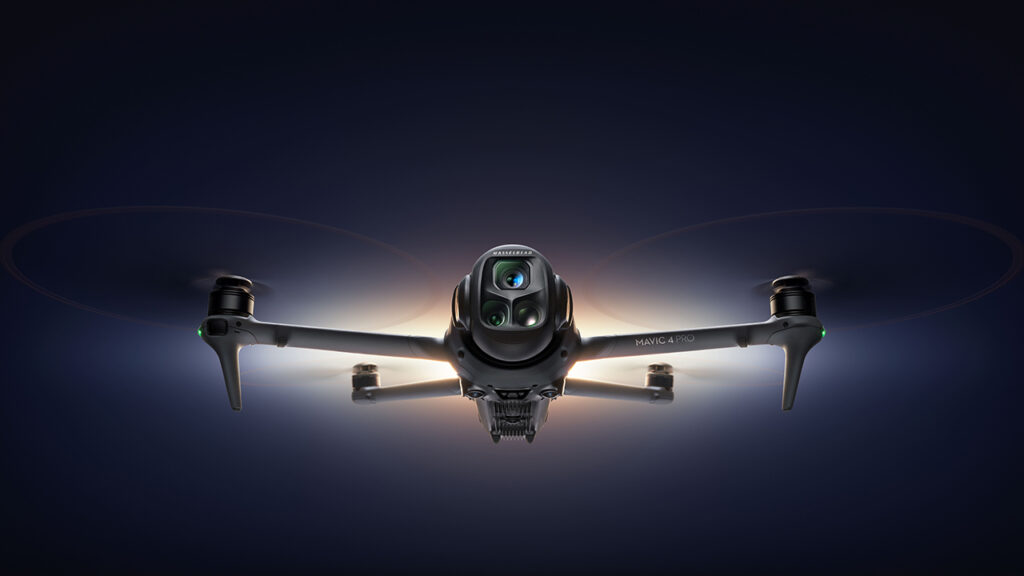DJI Mavic 4 Pro kini tersedia di Erajaya Group. Hadir dengan 3 kamera, sensor 100MP, gimbal 360°, dan waktu terbang hingga 51 menit. Mulai Rp33 juta.