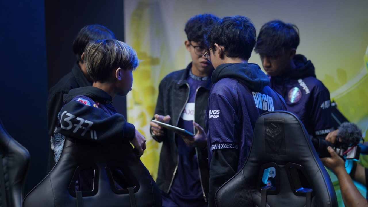 RRQ Kazu, EVOS Divine, dan Bigetron tampil dominan di FFWS SEA 2025 Spring Week 3. Saksikan serunya Week 4 dan dukung tim Indonesia ke Grand Final!