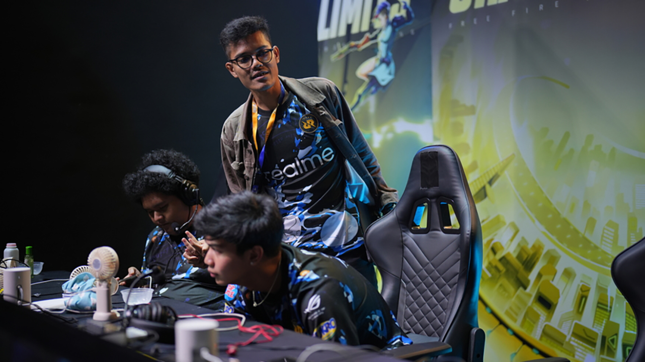 RRQ Kazu, EVOS Divine, dan Bigetron tampil dominan di FFWS SEA 2025 Spring Week 3. Saksikan serunya Week 4 dan dukung tim Indonesia ke Grand Final!