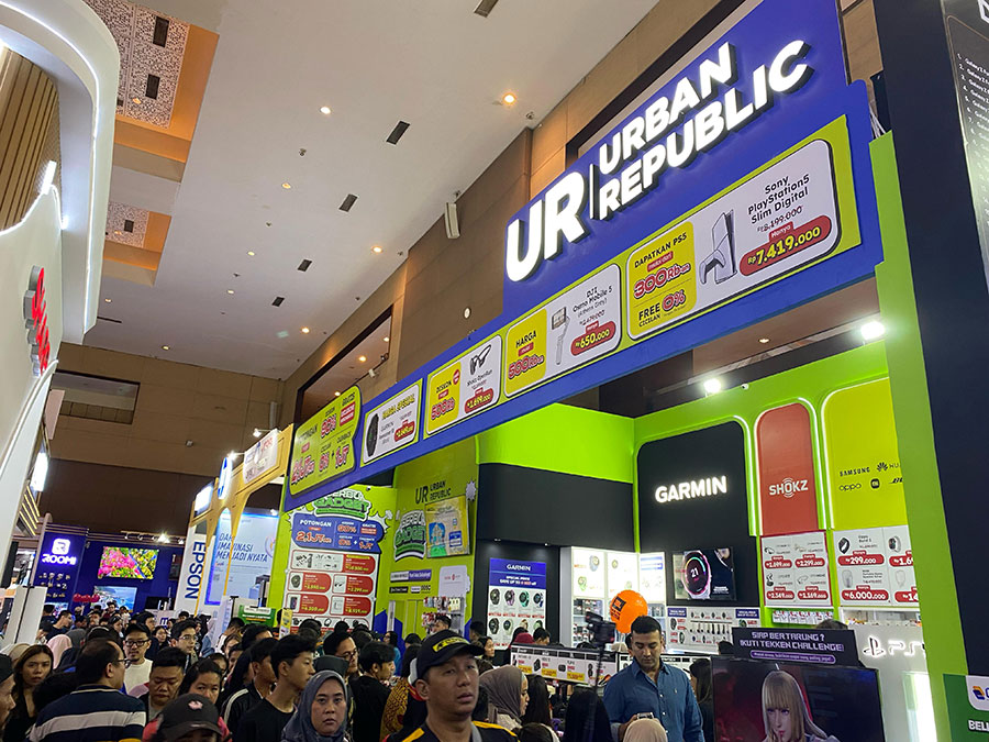 Nikmati promo gadget hingga diskon 90% di booth Erajaya Group di Jakarta Fair 2025, Hall D2 JIEXPO. Banyak hadiah dan aktivitas menarik!