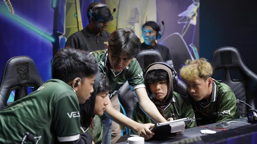 Free Fire, FFWS SEA 2025, esports Indonesia, EVOS Divine, RRQ Kazu, ONIC, Bigetron Esports, Clash Squad, Battle Royale, Grand Final FFWS