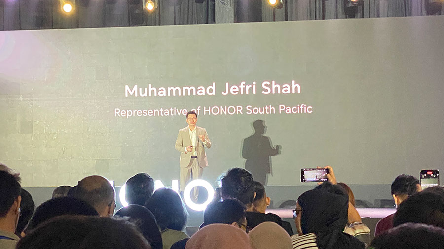 HONOR 400 Series resmi hadir di Indonesia, tawarkan kamera AI 200MP, baterai besar, layar cerah, dan fitur AI canggih untuk konten kreatif dan produktif.