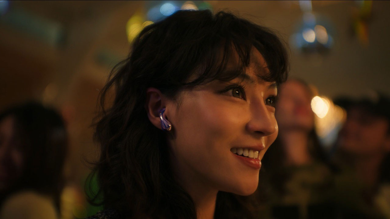 HUAWEI FreeBuds 6 hadir dengan teknologi dual-driver, desain ergonomis, dan noise cancellation canggih untuk pengalaman audio terbaik sepanjang hari.