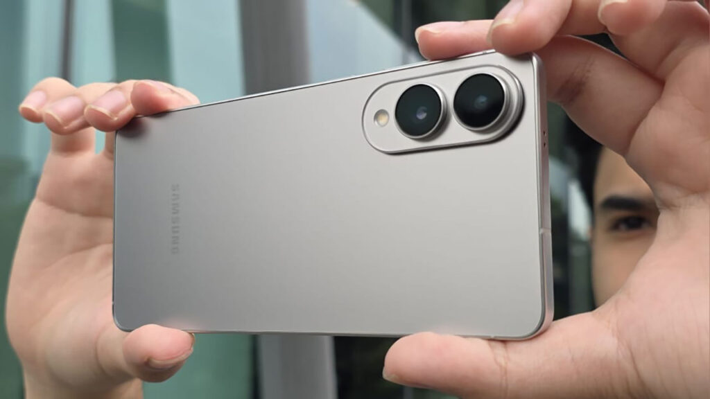 Galaxy S25 Edge hadir dengan kamera 200MP dan fitur Expert RAW untuk konten berkualitas tinggi. Desain ultra tipis, cocok untuk kreator masa kini.