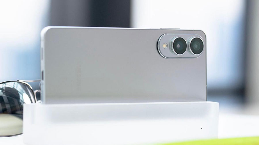 Galaxy S25 Edge hadir dengan kamera 200MP dan fitur Expert RAW untuk konten berkualitas tinggi. Desain ultra tipis, cocok untuk kreator masa kini.