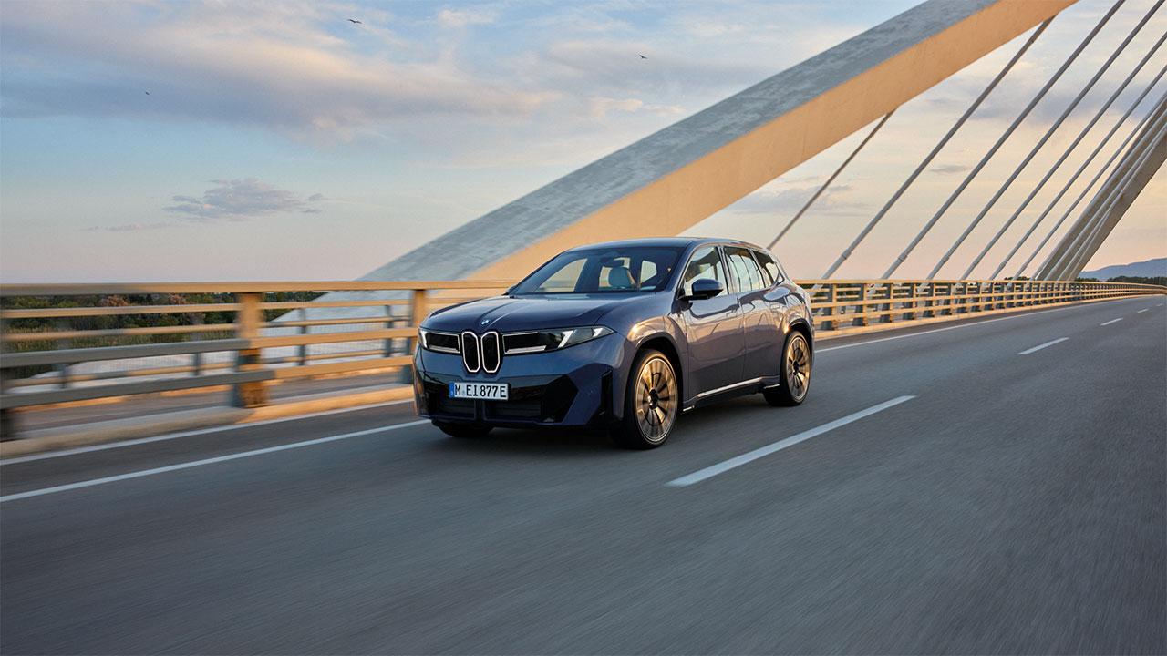 Qualcomm dan BMW rilis Snapdragon Ride Pilot, sistem mengemudi otomatis cerdas dengan AI, debut global di BMW iX3 Neue Klasse.