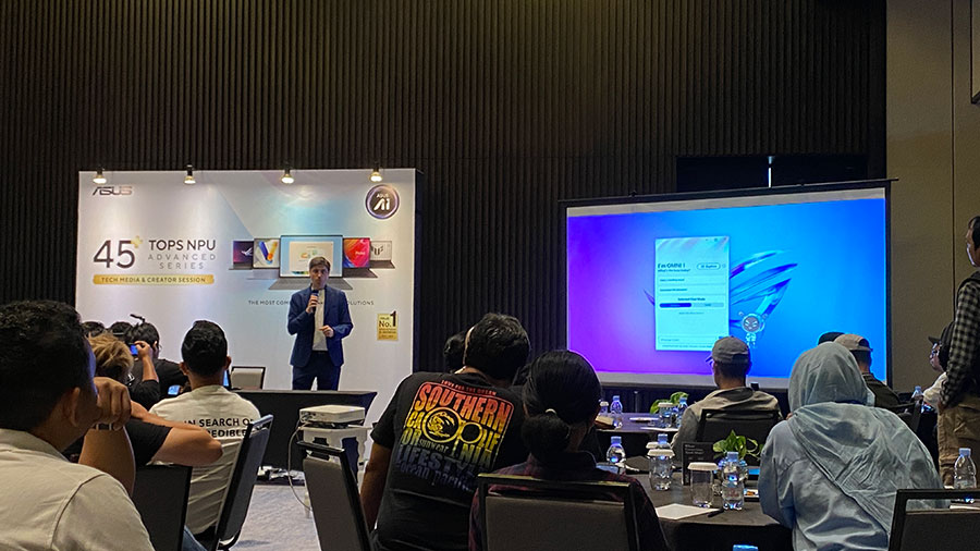 “Kehadiran laptop seri ASUS AI 45+ TOPS NPU menawarkan performa yang lebih baik untuk pengolahan AI secara lokal, di atas standar yang diterapkan oleh Microsoft,” sebut Sascha Krohn, Director of Technical Marketing, ASUS Global. “Dibanding setahun lalu, sudah banyak improvement yang dihadirkan ASUS dan Microsoft dari sisi software, fitur dan juga peningkatan terhadap efisiensi energi sehingga membuat masa aktif baterai laptop menjadi lebih panjang,” sebutnya.

Sascha menambahkan, dengan peningkatan di sisi teknologi baik hardware, sistem operasi dan juga software AI, pengguna akan semakin mudah dalam menyelesaikan tugas-tugas yang akan dikerjakan. “Kami jamin, pelajar, mahasiswa, pekerja professional sampai content creator pasti akan sangat terbantu oleh teknologi yang kami sediakan,” tambahnya.