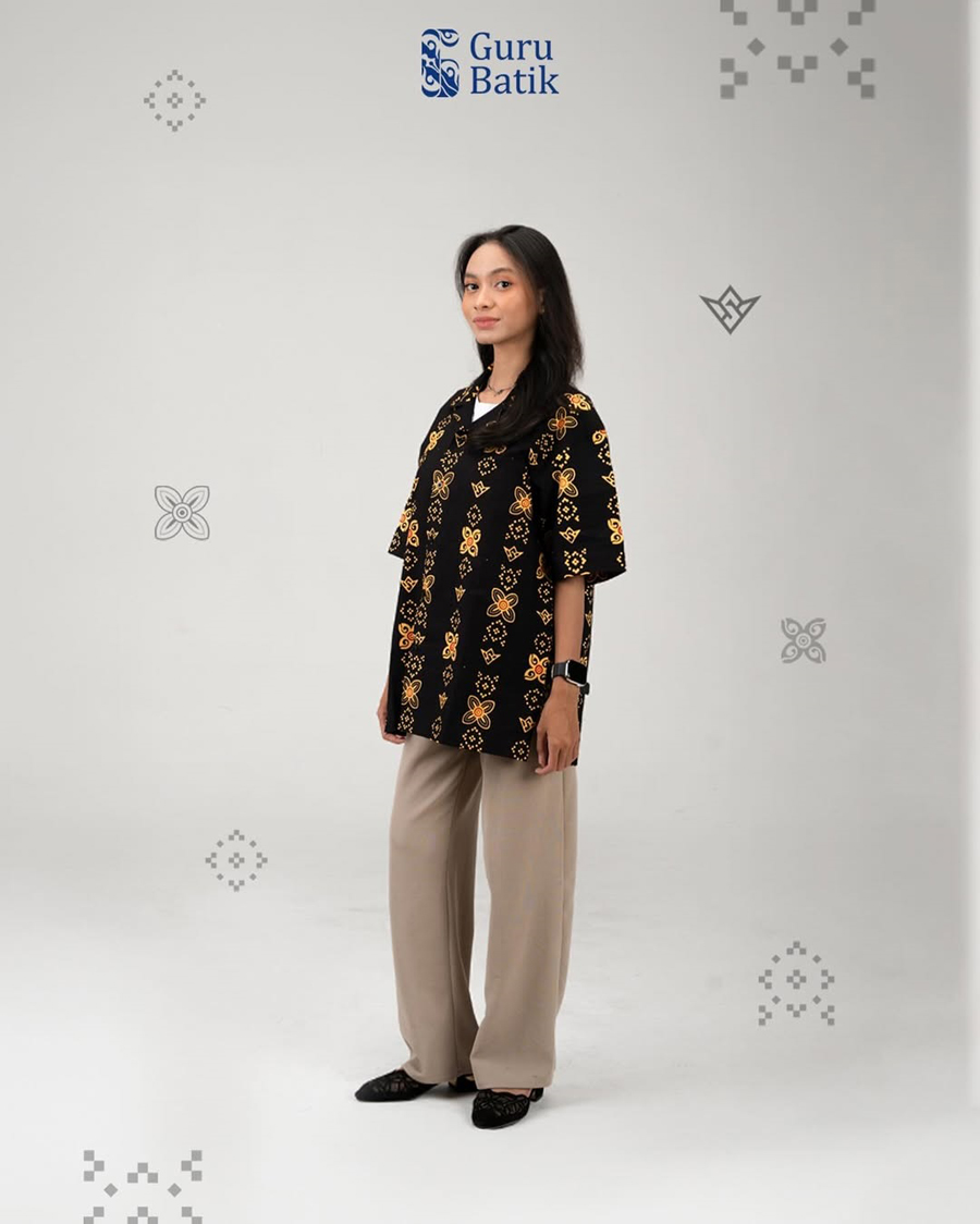 Batik Wira Srawung resmi hadir di FFWS Global Finals 2025 Jakarta. Simbol kebersamaan para Survivor kini bisa kamu miliki, bahkan hadir di dalam game Free Fire!