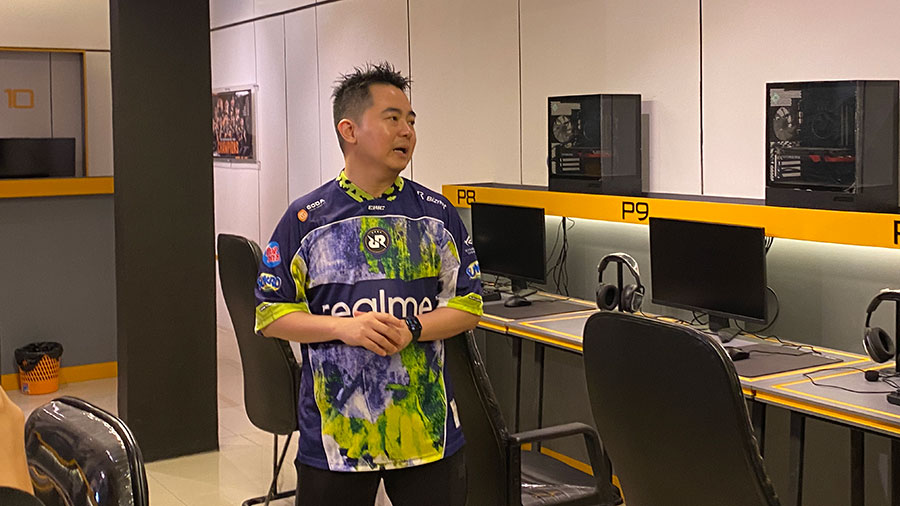 RRQ resmi buka RRQ Arena Bandung, pusat hiburan digital dengan fasilitas gaming, café, hingga ruang komunitas untuk anak muda.