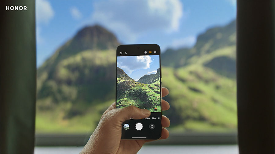 HONOR 400 hadir dengan kamera 200MP, AI Imaging, dan fitur cerdas yang menjadikannya partner ideal untuk mengabadikan momen liburan akhir tahun.