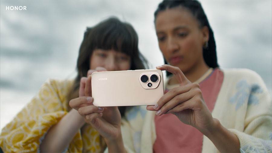 HONOR 400 hadir dengan kamera 200MP, AI Imaging, dan fitur cerdas yang menjadikannya partner ideal untuk mengabadikan momen liburan akhir tahun.