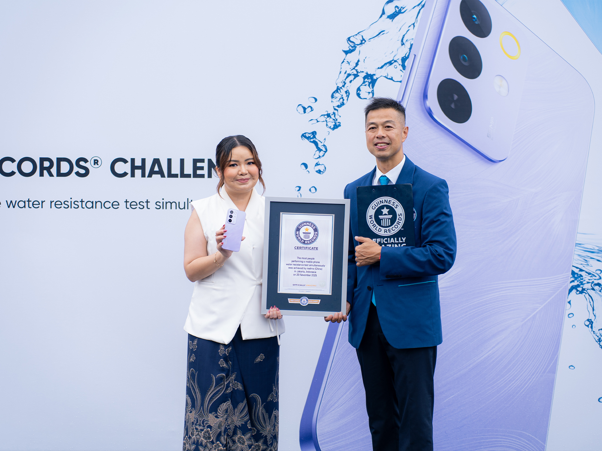 realme C85 Series pecahkan rekor GUINNESS WORLD RECORDS™ untuk "Most People Performing a Mobile Phone Water-Resistance Test Simultaneously".