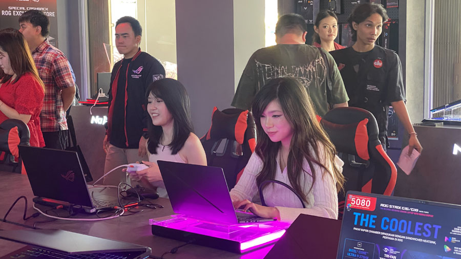 ASUS membuka ROG Exclusive Store di Summarecon Serpong dengan promo menarik, produk lengkap, dan turnamen komunitas berhadiah jutaan rupiah.