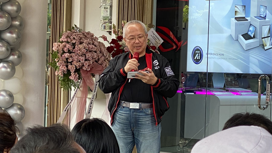 ASUS membuka ROG Exclusive Store di Summarecon Serpong dengan promo menarik, produk lengkap, dan turnamen komunitas berhadiah jutaan rupiah.