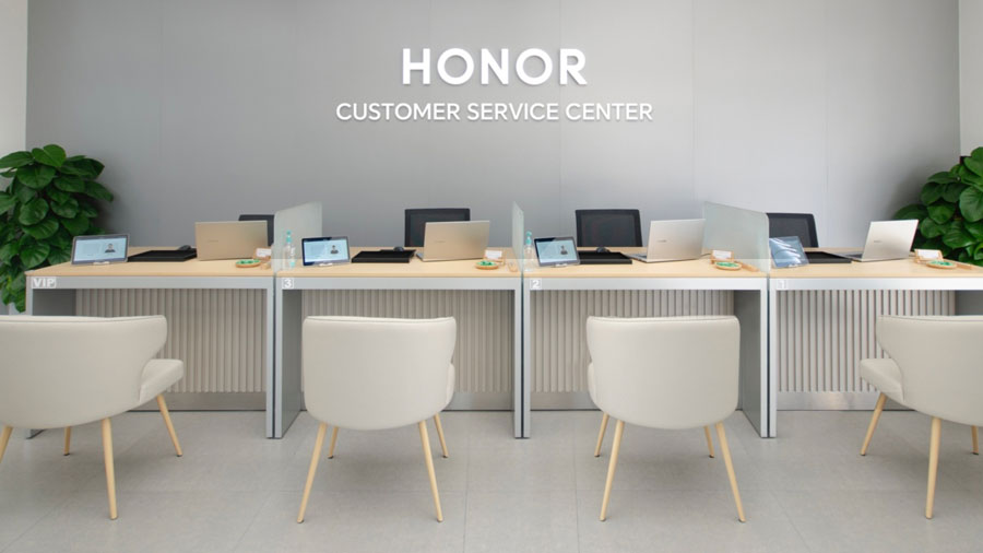 HONOR membuka Experience Store baru di Emporium Pluit dengan promo grand opening, layanan lengkap, dan rencana ekspansi ke Surabaya dan kota lainnya.