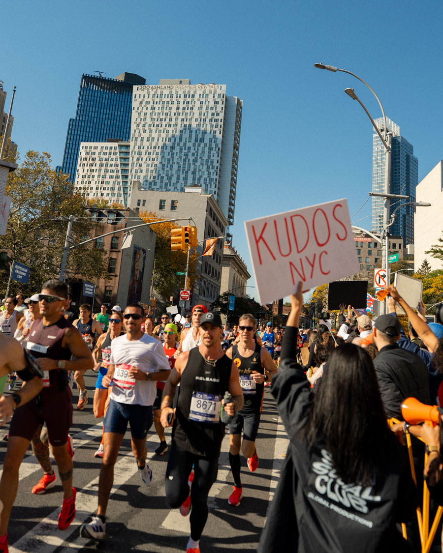 Perjalanan Cindy Gulla menuntaskan New York City Marathon 2025 bersama Strava menjadi inspirasi bagi komunitas pelari Indonesia.