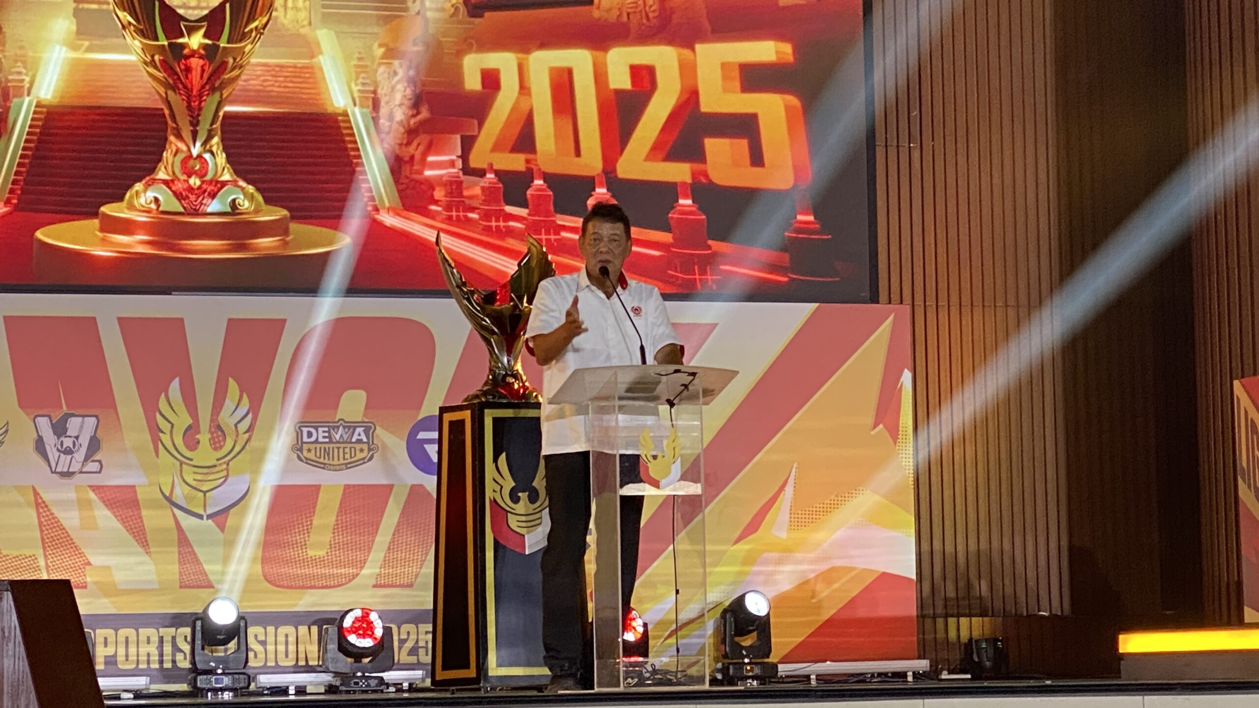 Playoff Liga Esports Nasional 2025 di Universitas Indonesia menghadirkan 6 tim terbaik dan festival esports yang seru! Jangan lewatkan!