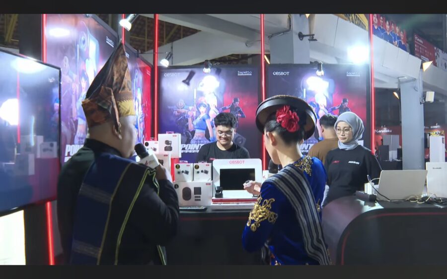 Festival LEN 2025 di Universitas Indonesia menyajikan berbagai aktivitas seru, cosplay, mini tournament, dan hadiah menarik untuk pengunjung!