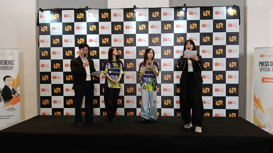 ShopeePay resmi menjadi sponsor RRQ di 2026, hadirkan promo, cashback, dan pengalaman digital seru bagi RRQ Kingdom. Pengalaman Lebih Dekat untuk RRQ Kingdom.