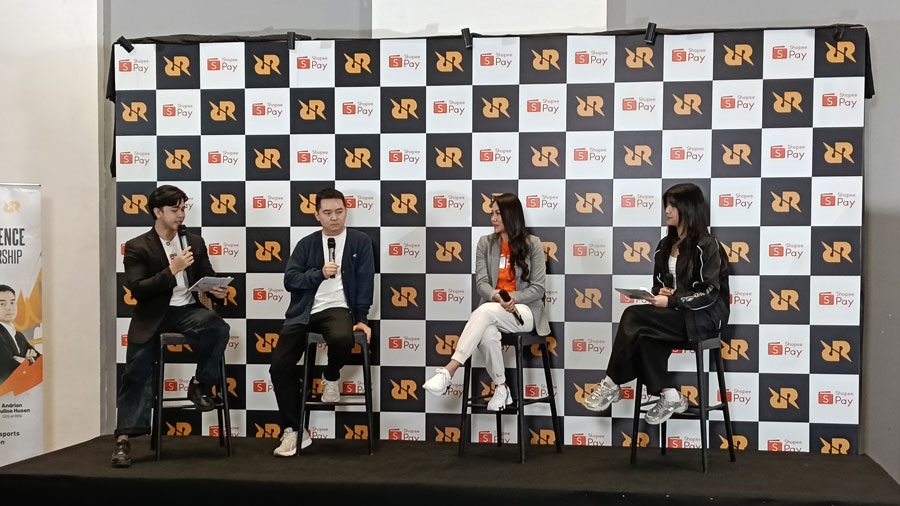 ShopeePay resmi menjadi sponsor RRQ di 2026, hadirkan promo, cashback, dan pengalaman digital seru bagi RRQ Kingdom. Pengalaman Lebih Dekat untuk RRQ Kingdom.