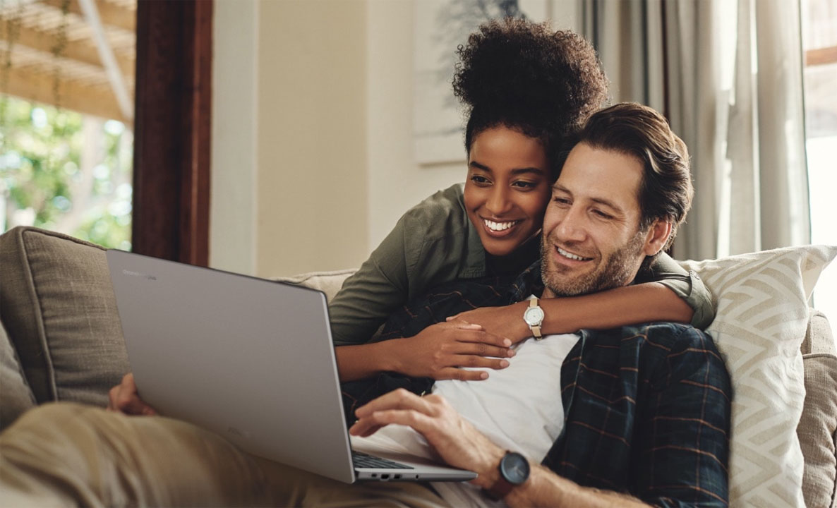 Di CES 2026, ASUS hadirkan ekosistem AI untuk bisnis: ExpertBook Ultra 0,99 kg, seri Expert P & B, MyExpert AI, serta Chromebook fleksibel untuk kerja hybrid.