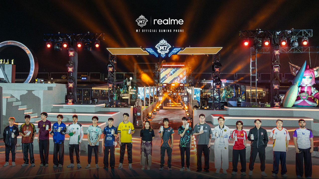 realme serahkan realme 15 Pro 5G ke 16 tim M7 MLBB di Jakarta. Prosesi device exchange terbesar M Series, dukung esports global.