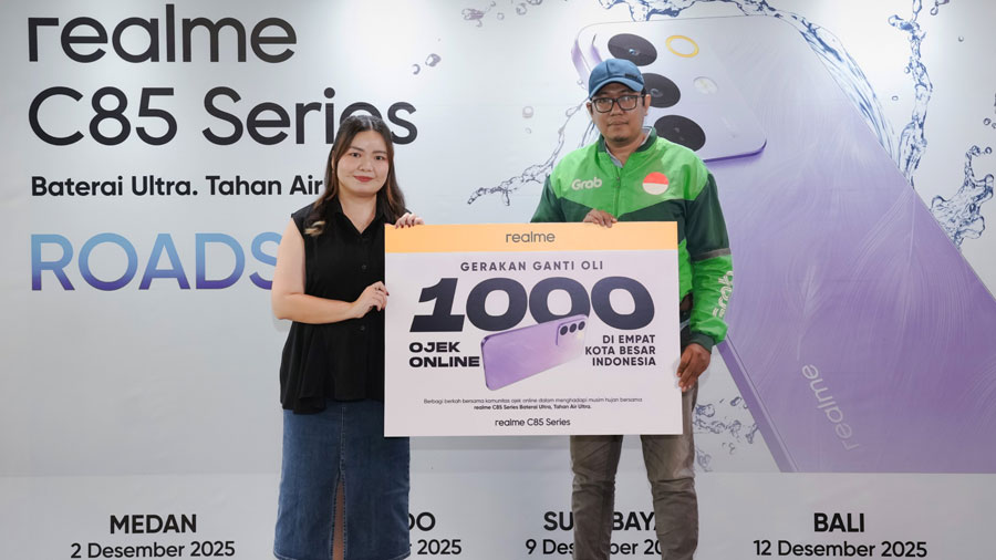 realme menutup roadshow C85 Series di Medan, Manado, Surabaya, dan Bali lewat CSR 1.000 paket ganti oli gratis untuk driver ojol.