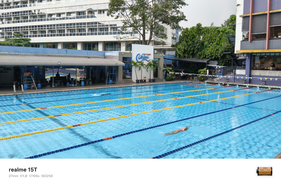 Review realme 15T 5G: layar AMOLED 4000 nits, baterai 7000mAh, fast charge 60W, kamera 50MP, fitur lengkap untuk harian.