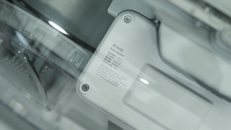 Erajaya luncurkan DJI ROMO di Indonesia, robot vacuum 2-in-1 dengan teknologi drone, AI obstacle avoidance, dan daya hisap 25.000Pa.