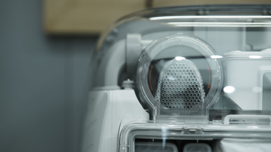 Erajaya luncurkan DJI ROMO di Indonesia, robot vacuum 2-in-1 dengan teknologi drone, AI obstacle avoidance, dan daya hisap 25.000Pa.