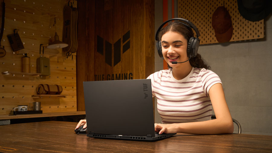 ASUS ROG meluncurkan Zephyrus G14, Strix G16, dan TUF Gaming A14 dengan AMD Ryzen AI, OMNI Virtual Assistant, dan fitur gaming AI terbaru.