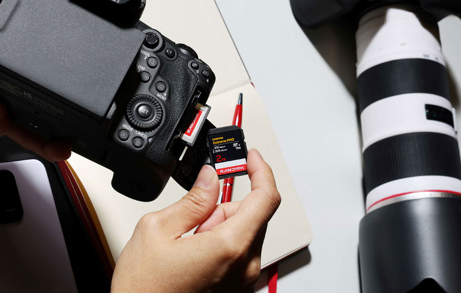 Sandisk memperkenalkan kartu memori profesional baru di NAB 2026, termasuk CFexpress 4.0 Type B serta SDXC UHS-II V60 dan V90 berkapasitas besar.