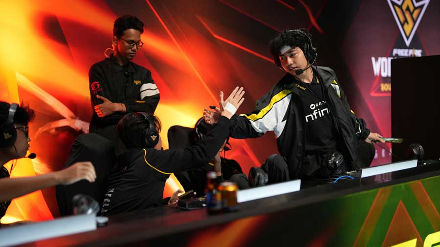 Hasil FFWS SEA 2026 Spring Week 1 belum maksimal bagi Indonesia. ONIC dan Bigetron jadi wakil terbaik, sementara Thailand mendominasi.