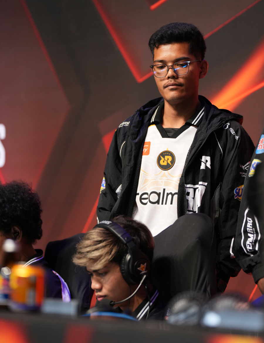 Coach Ady menilai penurunan performa tim besar di esports tidak selalu soal gameplay, tetapi juga kepercayaan dan mental tim.