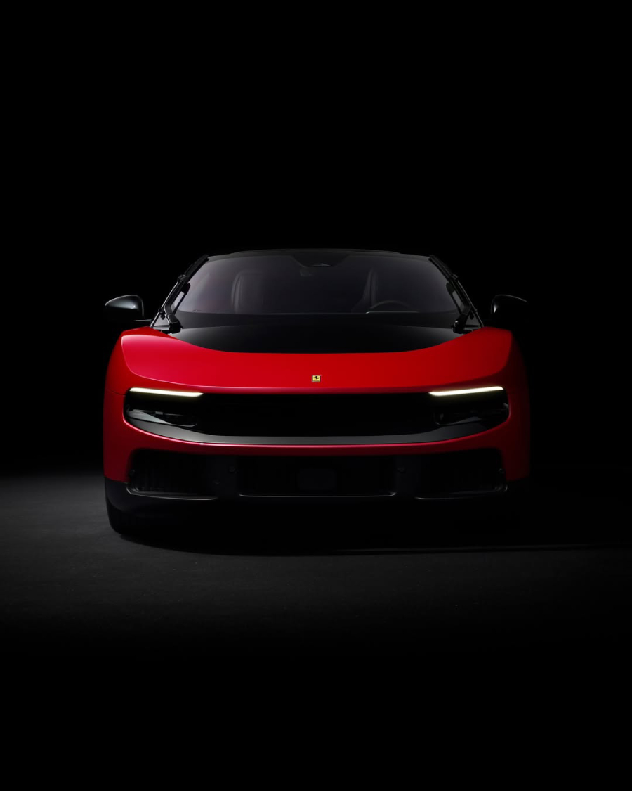 Ferrari Luce hadir sebagai mobil listrik Ferrari dengan 1.050 cv, jarak tempuh 530 km, desain futuristis, dan teknologi EV premium.