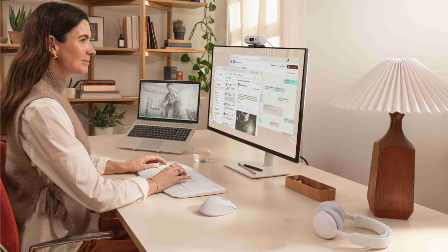 Logitech Signature Comfort Plus hadir di Indonesia dengan mouse dan keyboard ergonomis, silent click, multi-device, serta baterai tahan lama.