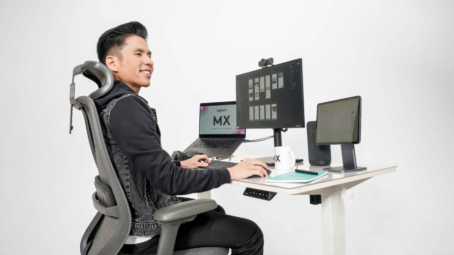 Logitech Indonesia menunjuk Edward Sudjono sebagai MX Ambassador untuk memperkenalkan produktivitas kreatif bersama Logitech MX Series.