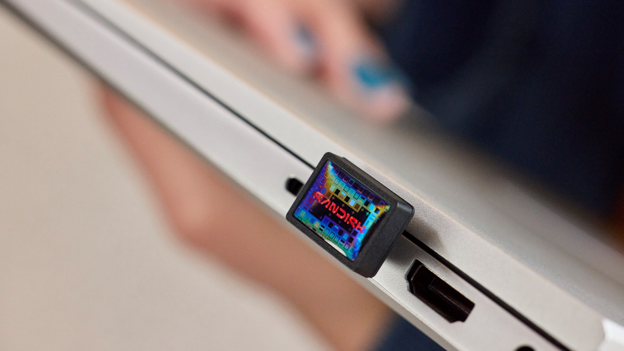 SANDISK Extreme Fit Drive hadir di Indonesia dengan desain USB-C ultra-ringkas, kapasitas hingga 1TB, dan kecepatan baca hingga 400MB/s.