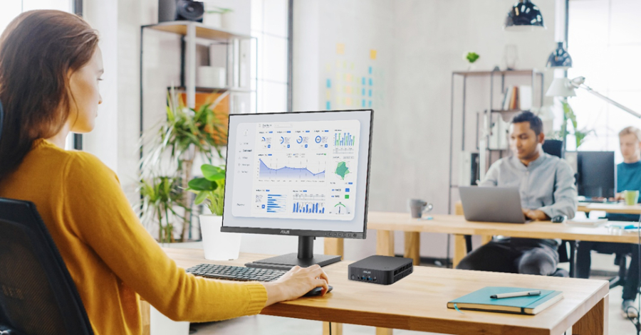 ASUS AI Hybrid hadir di laptop, desktop, dan PC mini komersial untuk membantu perusahaan menjalankan AI lebih efisien dan hemat biaya.