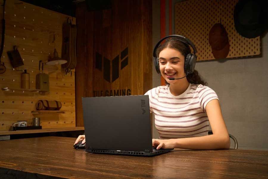 ASUS ROG segera menghadirkan jajaran laptop gaming AI terbaru di Indonesia, mulai ROG Zephyrus Duo, Zephyrus G, Strix, SCAR, TUF Gaming, hingga ASUS Gaming.