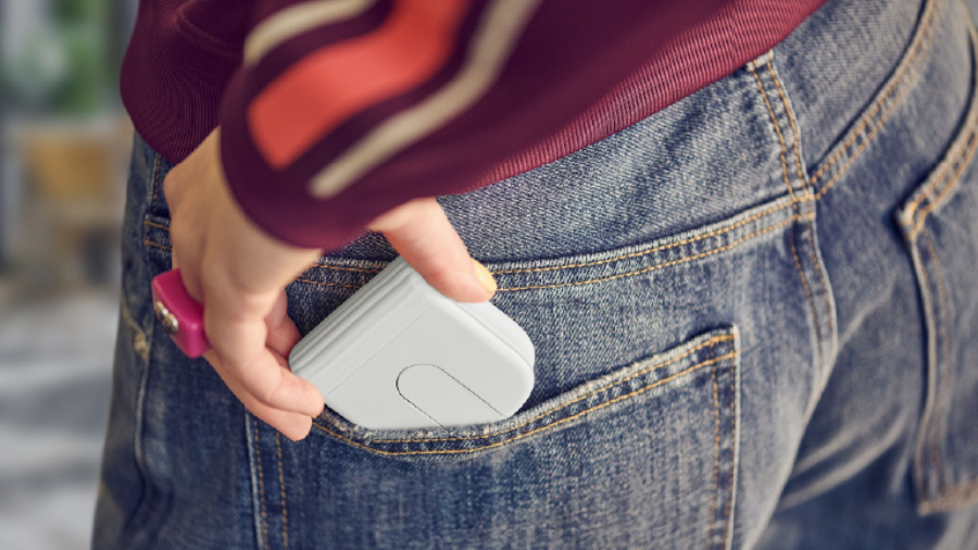 Logitech Mobi Fold hadir sebagai mouse lipat ultra-portable dengan Bluetooth, quiet-clicks, Adaptive Touch Scrolling, dan baterai tahan lama.