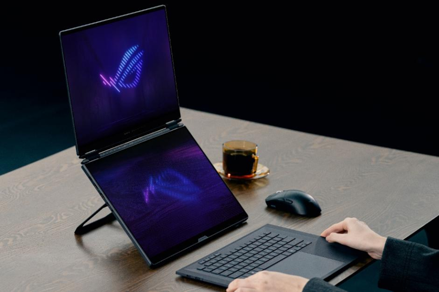 ASUS ROG meluncurkan ROG Zephyrus Duo GX651 di Indonesia, laptop gaming dual-screen OLED dengan Intel Core Ultra 9 dan RTX 5090.