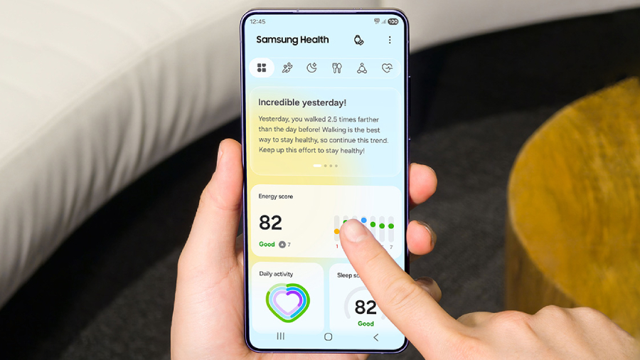 Samsung Galaxy Watch generasi terbaru hadir dengan fitur kesehatan berbasis AI, memantau tidur, jantung, kebugaran, dan lingkungan pengguna secara proaktif.