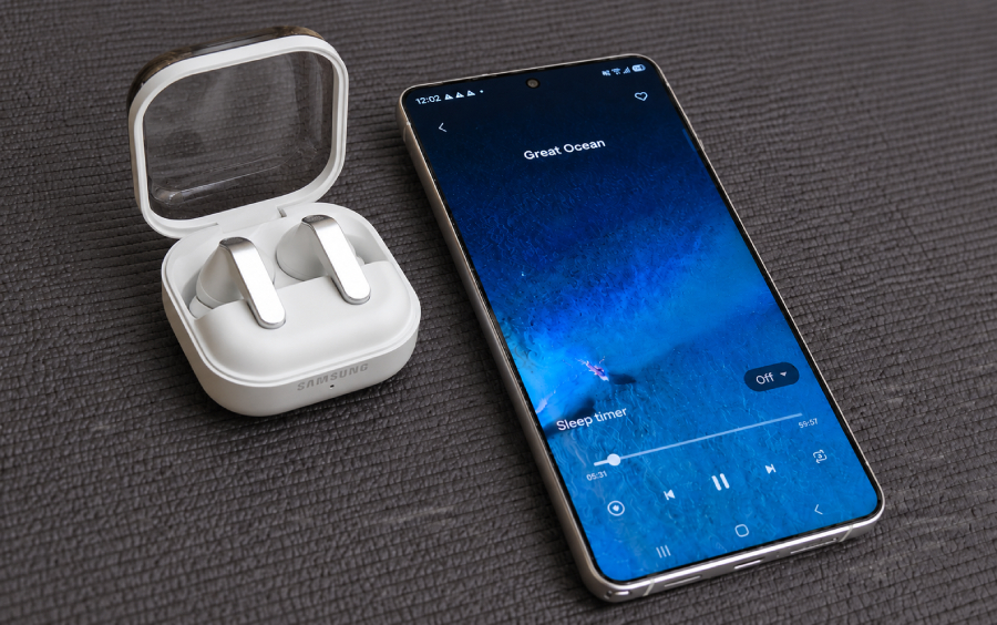 Galaxy Buds4 Series hadir dengan Hi-Fi Sound, Adaptive ANC, dan Comfort Fit, mendukung fokus, meditasi, dan relaksasi sehari-hari pengguna.