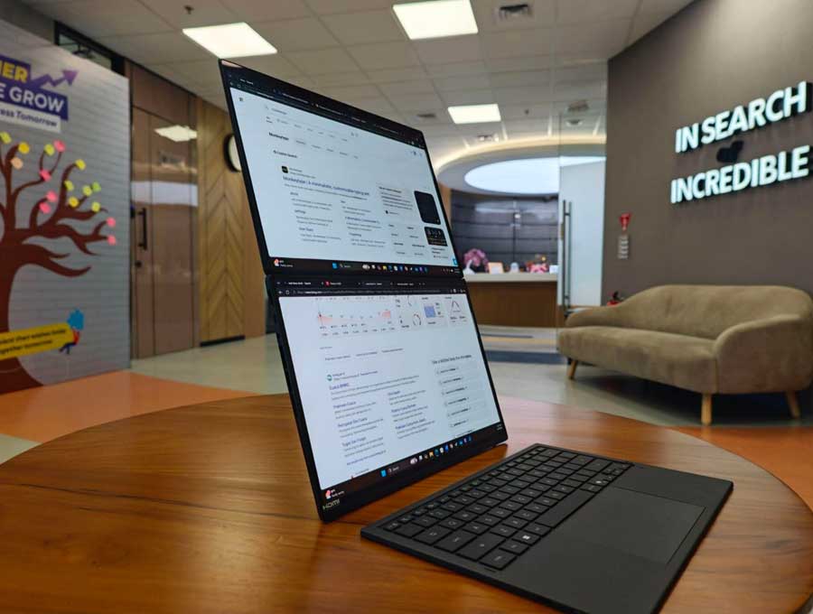ASUS Zenbook DUO 2026 dengan dua layar OLED 3K 144Hz, Intel Core Ultra, fitur AI, baterai 99Wh, dan desain ringkas. ASUS Zenbook DUO Laptop Dua Layar Premium.