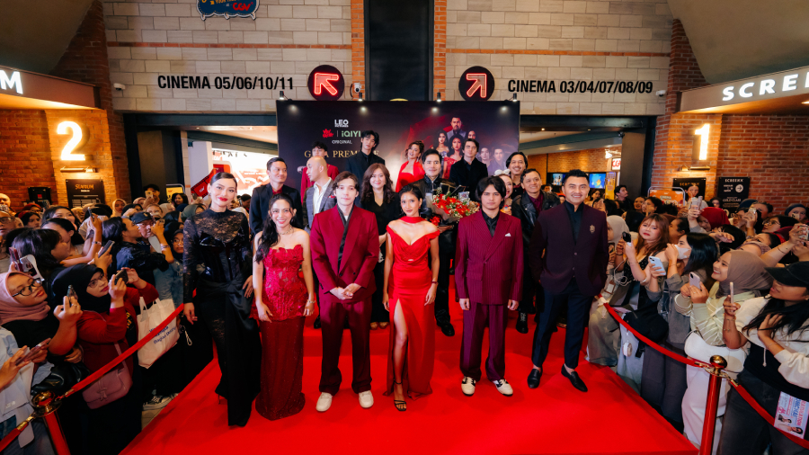 Bunga di Tepi Jurang tayang mulai 31 Juli 2026 di MAXStream TV dan iQIYI dengan kisah perjuangan perempuan menghadapi masa lalu.
