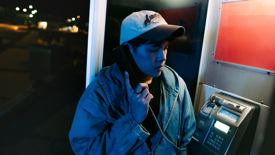 Musisi Singapura teem merilis “slowly”, lagu bedroom-pop melankolis tentang hubungan yang perlahan retak dan sulit dipertahankan.