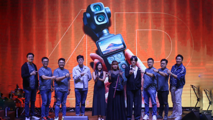 DJI Osmo Pocket 4P hadir dengan lensa ganda, sensor CMOS 1 inci, video 4K/240fps, D-Log 2 10-bit, dan gimbal tiga sumbu.