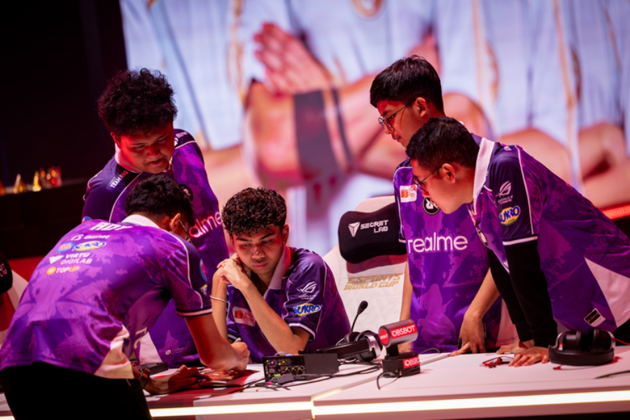 LYON mencetak sejarah sebagai tim Meksiko pertama yang menjuarai EWC 2026 Free Fire setelah mengamankan Booyah pada game ketujuh.